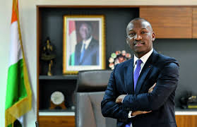 EMPLOI DES JEUNES : PRIMES DE STAGE AU SMIC ET NOUVELLES RÉFORMES POUR BOOSTER L’INSERTION