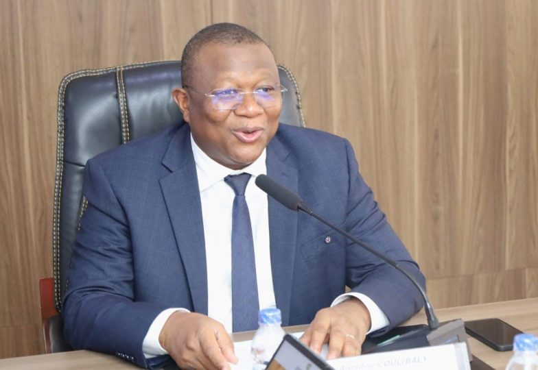 MEDIAS • REGULATION AMADOU COULIBALY AUX MEDIAS IVOIRIENS : « COMMUNIQUEZ OU PERISSEZ — MAIS COMMUNIQUEZ JUSTE »