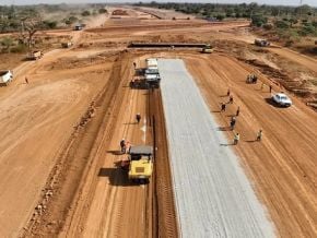 ▌ INFRASTRUCTURES & DÉVELOPPEMENT URBAIN MÉTRO, BRT, TGV : LA CÔTE D'IVOIRE JOUE SES DERNIÈRES CARTES CONTRE LE CHAOS DES TRANSPORTS