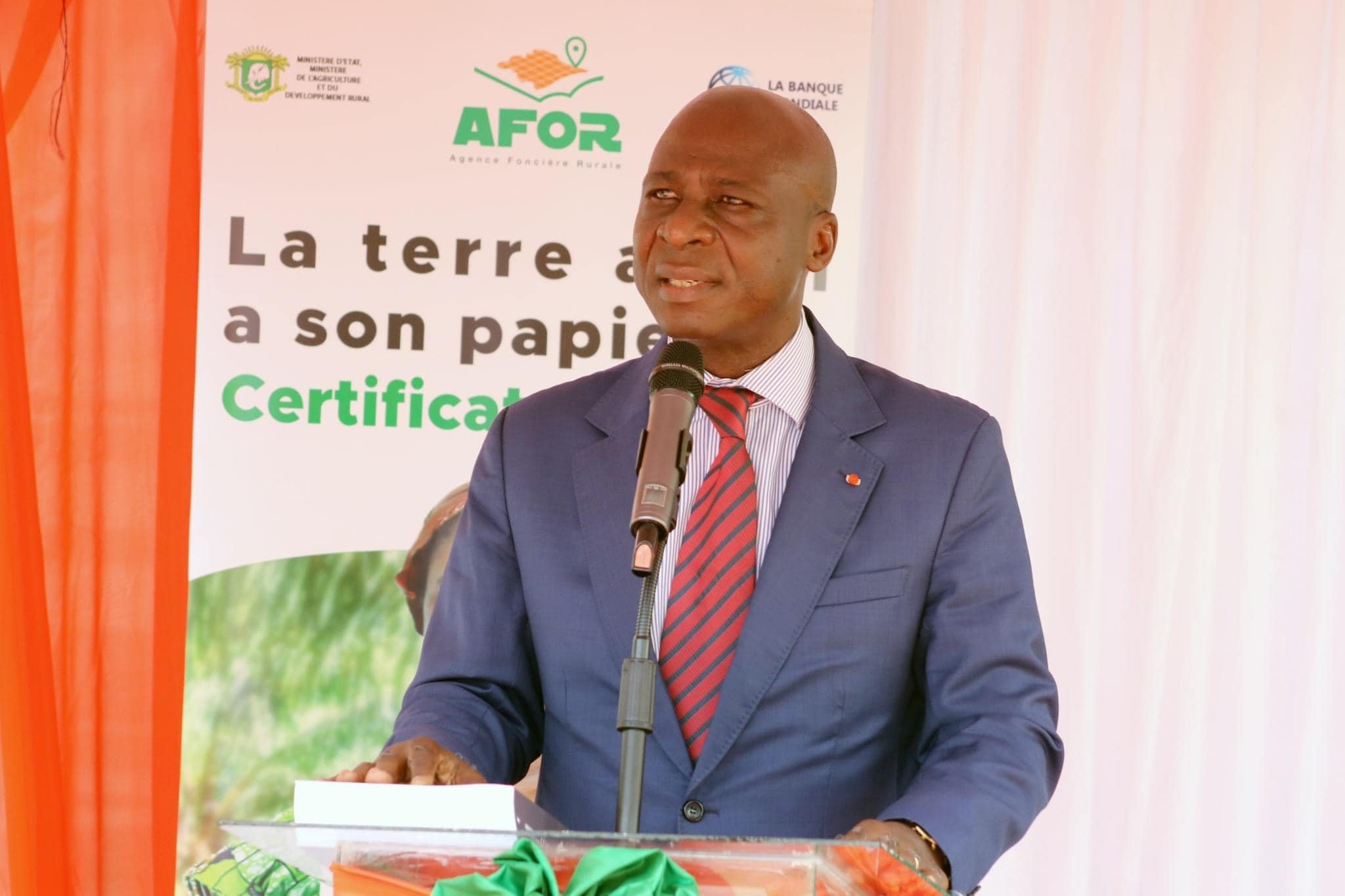 FONCIER RURAL & DEVELOPPEMENT FONCIER RURAL : PLUS DE 2,3 MILLIONS D'HECTARES BORNÉS — LA BANQUE MONDIALE VALIDE LA RÉVOLUTION SILENCIEUSE DE L'AFOR